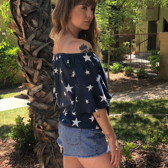 You're a Star Off the Shoulder Top - Picture 3 of 5